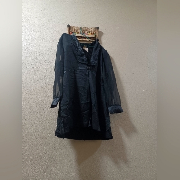 Shirt - Picture 2 of 2